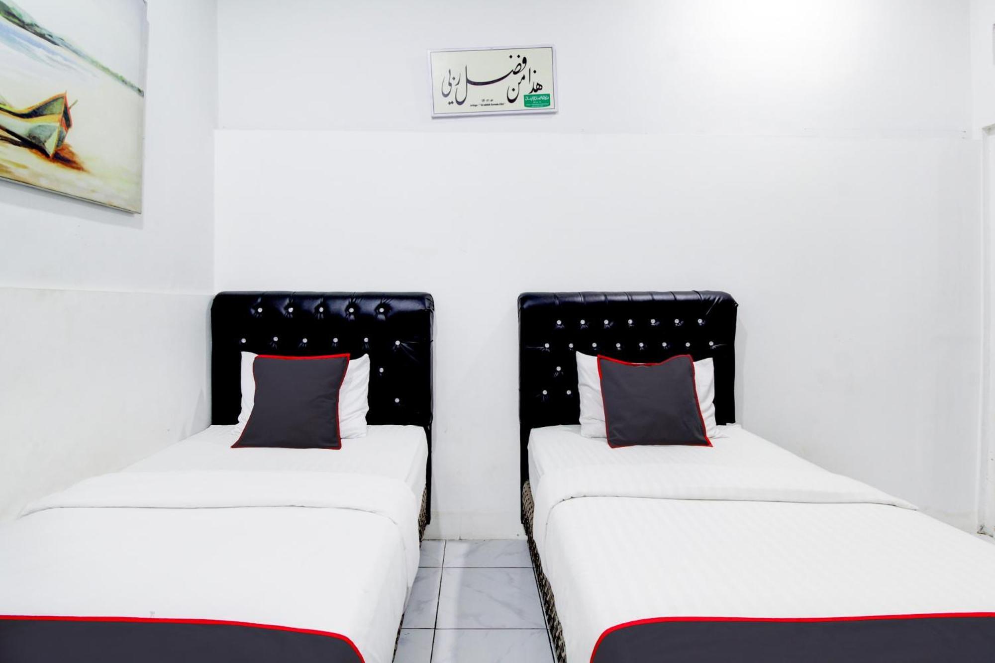 Hotel O Jalan Jenderal Sudirman Near Imam Bonjol Square Padang  Bagian luar foto