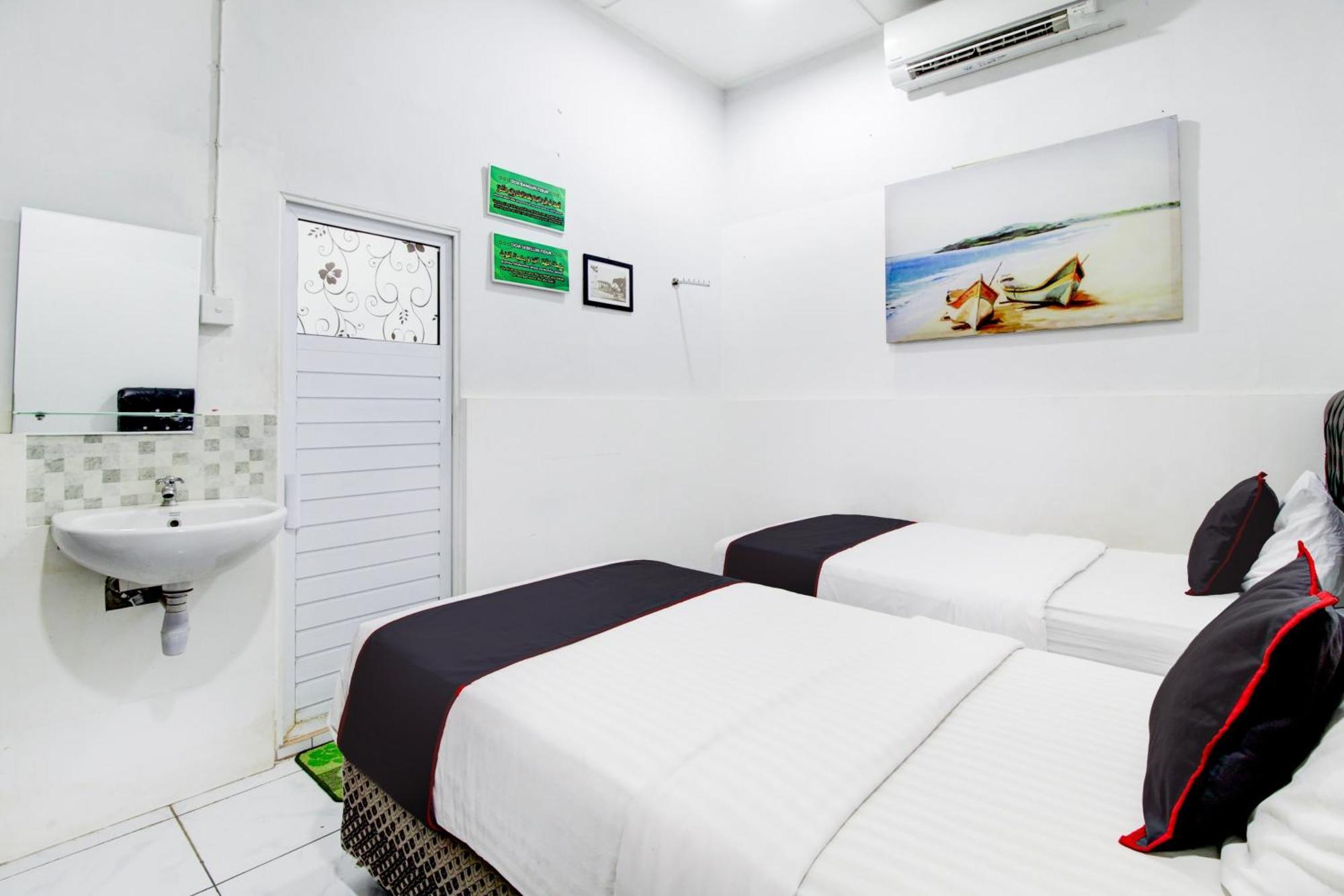 Hotel O Jalan Jenderal Sudirman Near Imam Bonjol Square Padang  Bagian luar foto