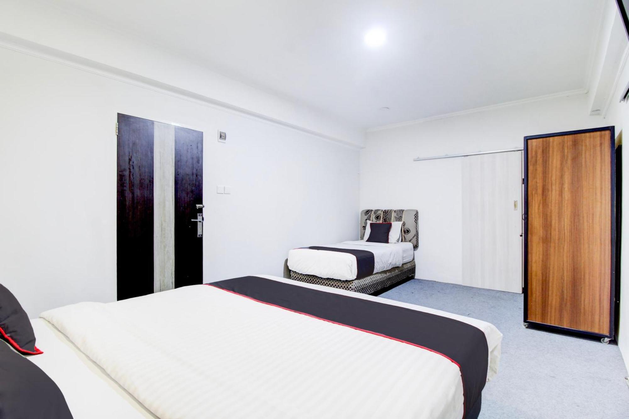 Hotel O Jalan Jenderal Sudirman Near Imam Bonjol Square Padang  Bagian luar foto