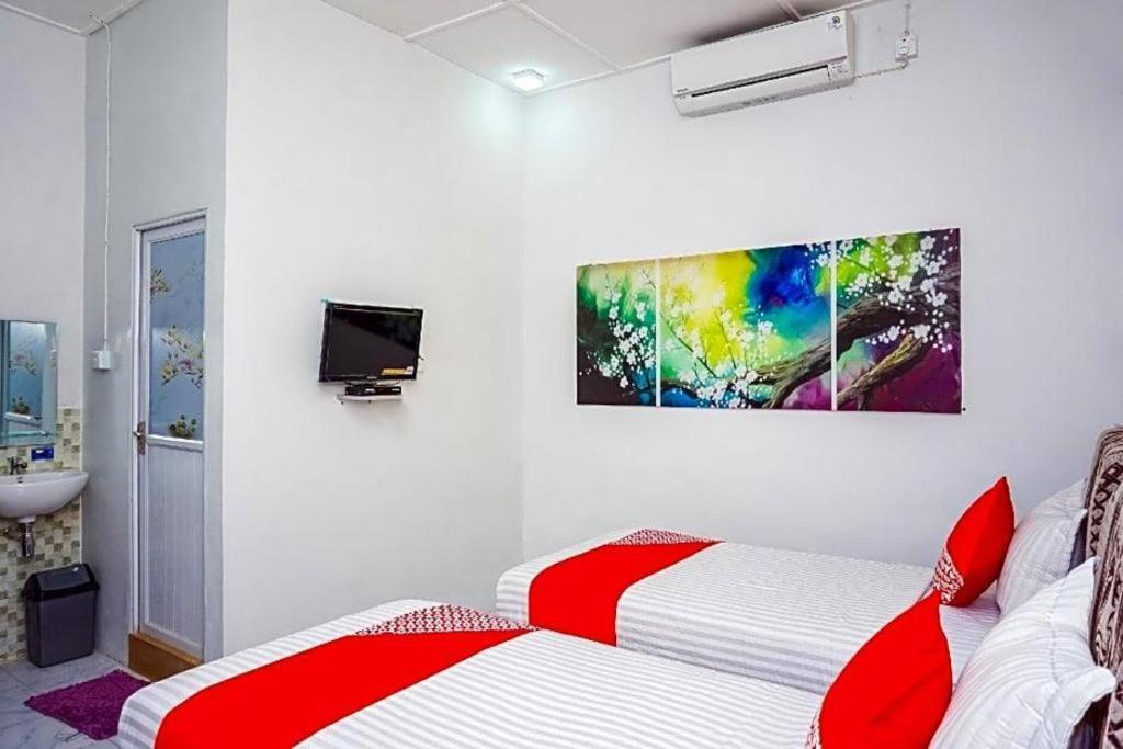 Hotel O Jalan Jenderal Sudirman Near Imam Bonjol Square Padang  Bagian luar foto