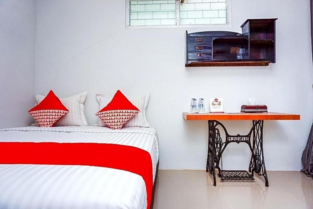 Hotel O Jalan Jenderal Sudirman Near Imam Bonjol Square Padang  Bagian luar foto
