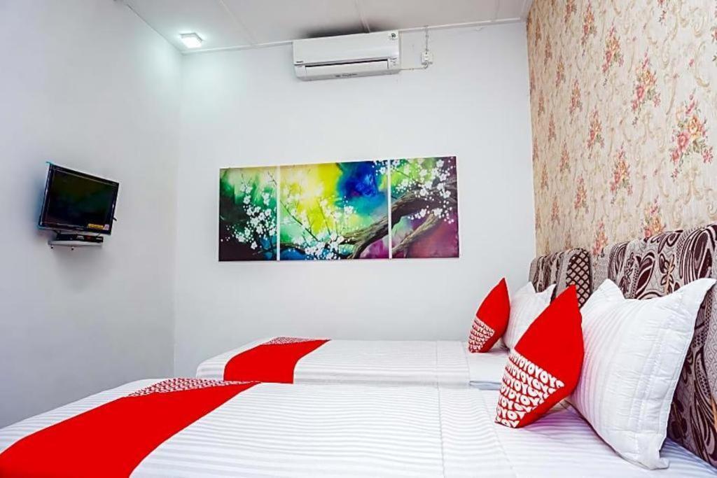 Hotel O Jalan Jenderal Sudirman Near Imam Bonjol Square Padang  Bagian luar foto