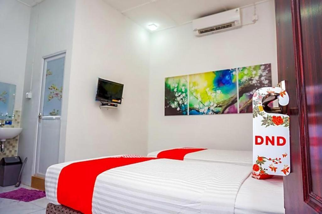 Hotel O Jalan Jenderal Sudirman Near Imam Bonjol Square Padang  Bagian luar foto