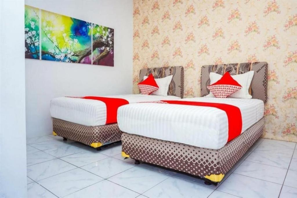 Hotel O Jalan Jenderal Sudirman Near Imam Bonjol Square Padang  Bagian luar foto