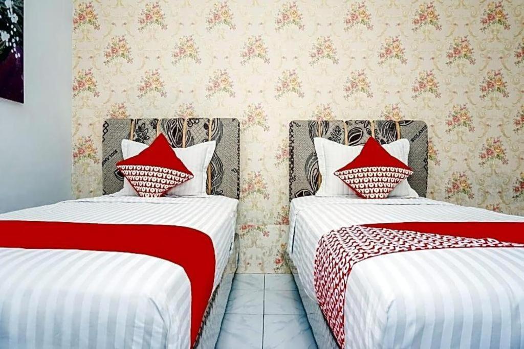 Hotel O Jalan Jenderal Sudirman Near Imam Bonjol Square Padang  Bagian luar foto