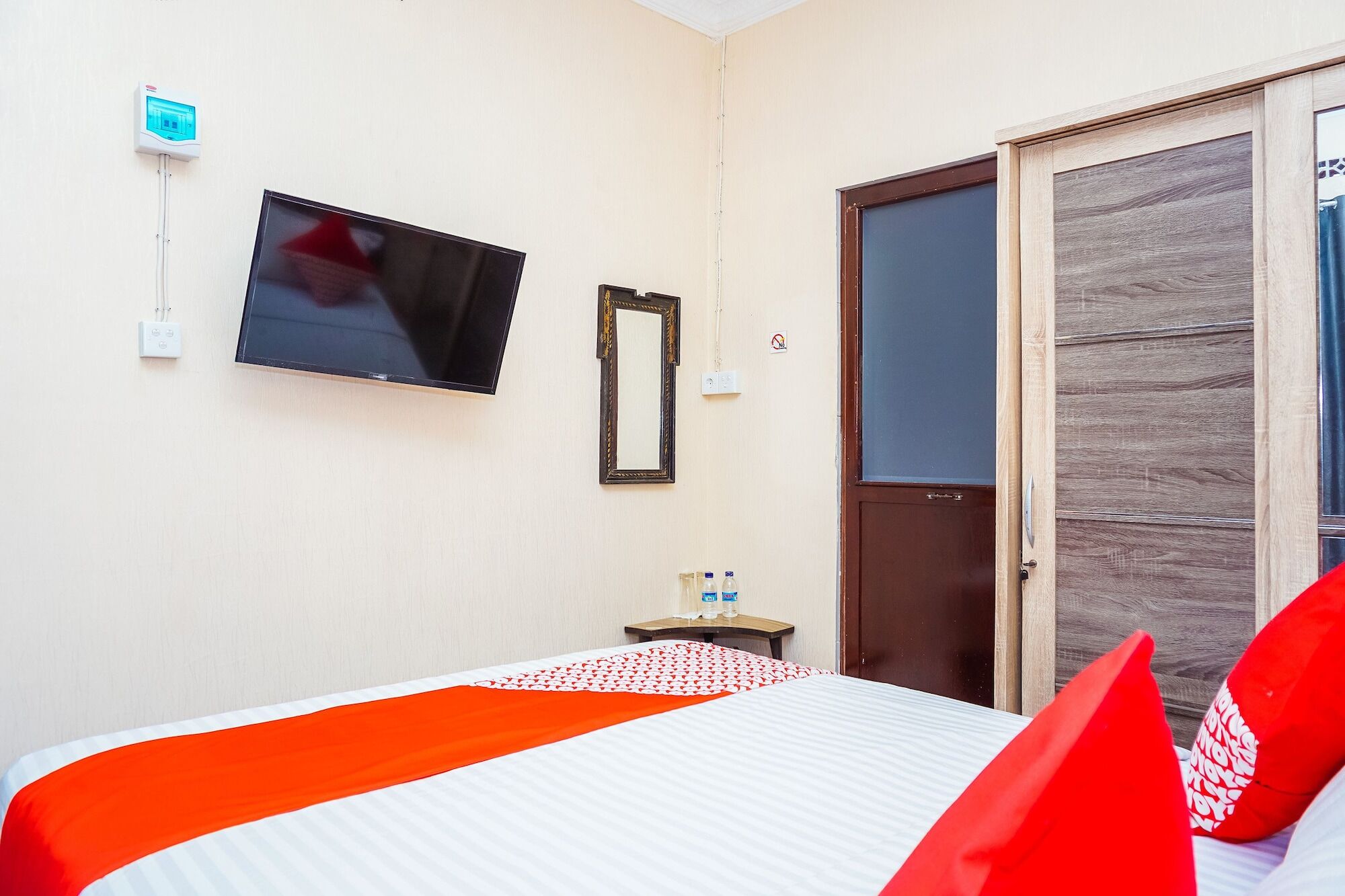 Oyo 433 Nelvi Guest House Syariah Padang  Bagian luar foto